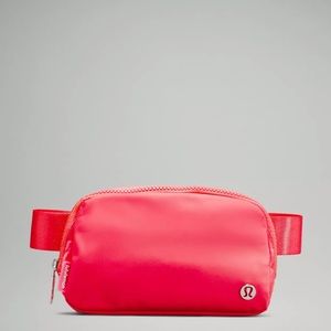 Lululemon Everywhere Belt Bag